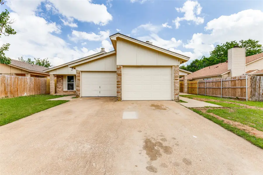3219 Green Ridge Street, Fort Worth, TX 76133 - #2