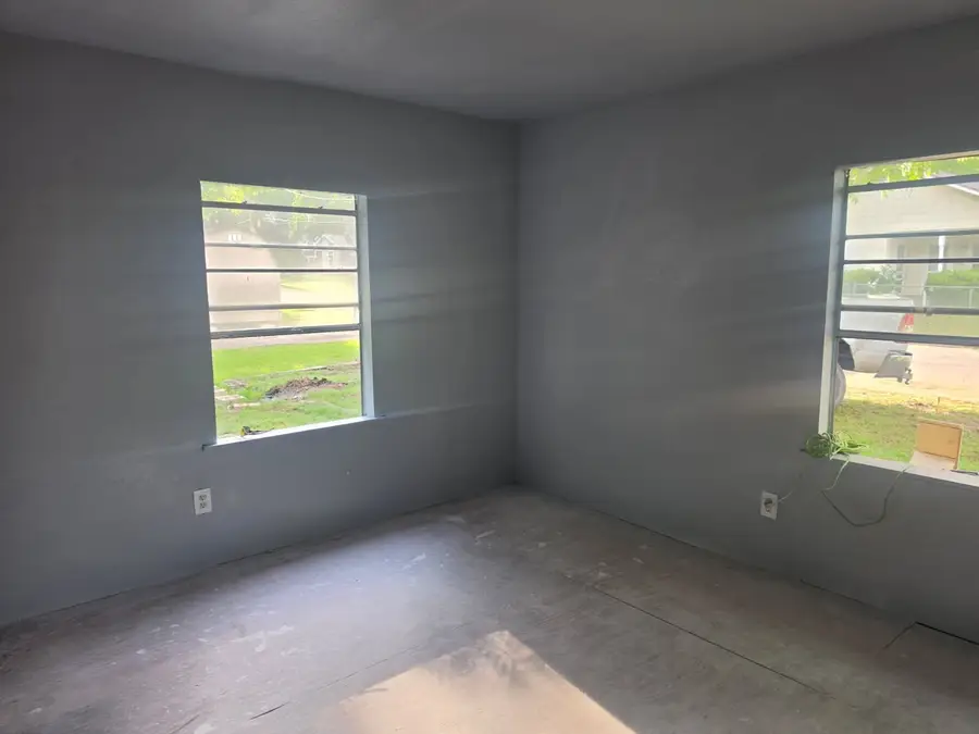 1650 E Polk Street, Paris, TX 75460 - #3