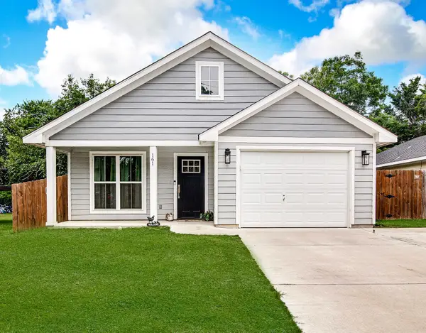 161 Columbia Street, Cleburne, TX 76031