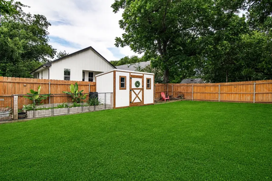 161 Columbia Street, Cleburne, TX 76031 - #2
