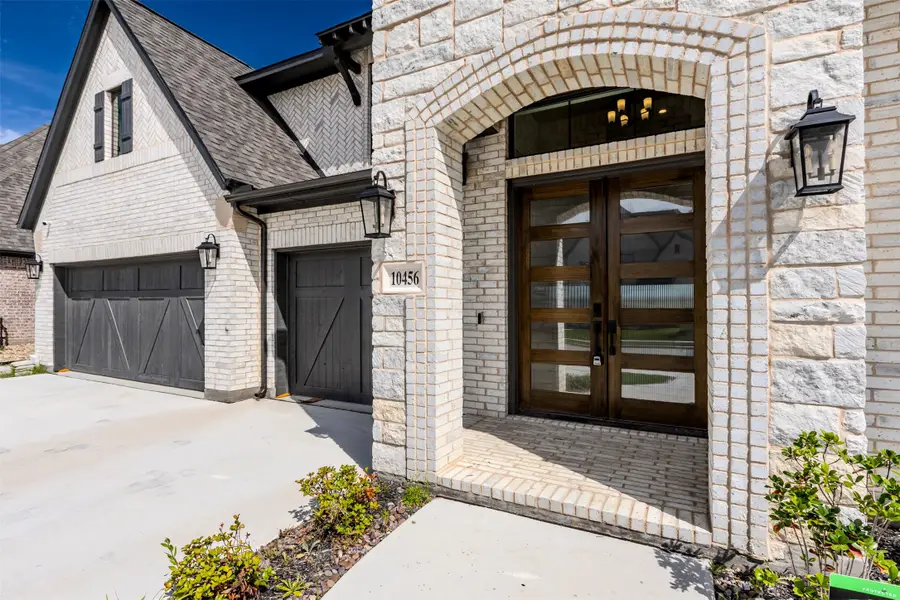 10456 Gray Hills Drive, Fort Worth, TX 76126 - #2