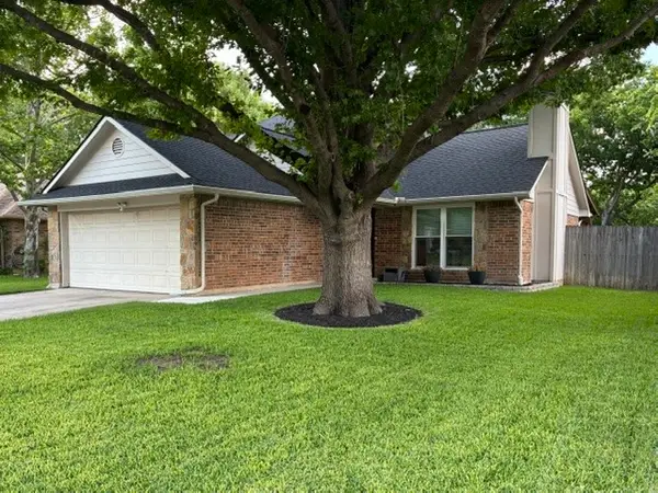 537 Blue Haze Drive, Fort Worth, TX 76108