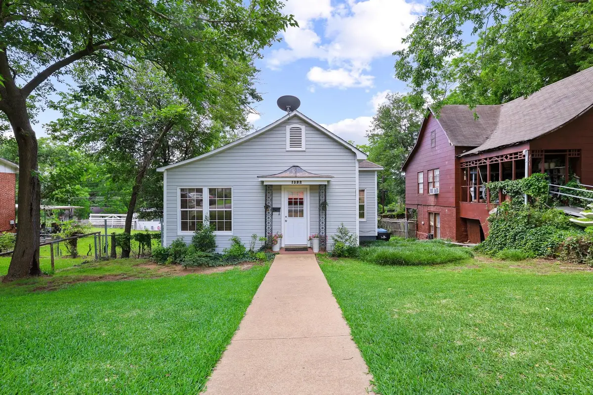 1322 W Chestnut Street, Denison, TX 75020 - #1