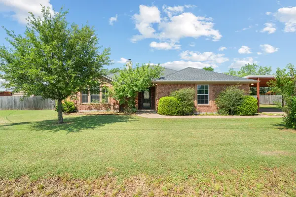 4000 View Point Drive, Granbury, TX 76048