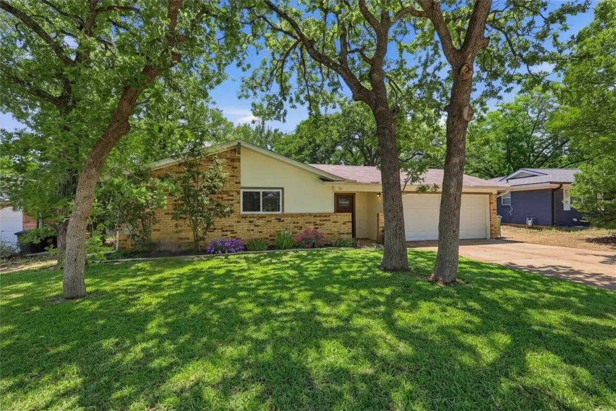 16 Coffee Tavern Road, Bedford, TX 76022 - #1