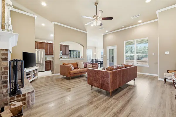 4908 Lakepark Drive, Sanger, TX 76266