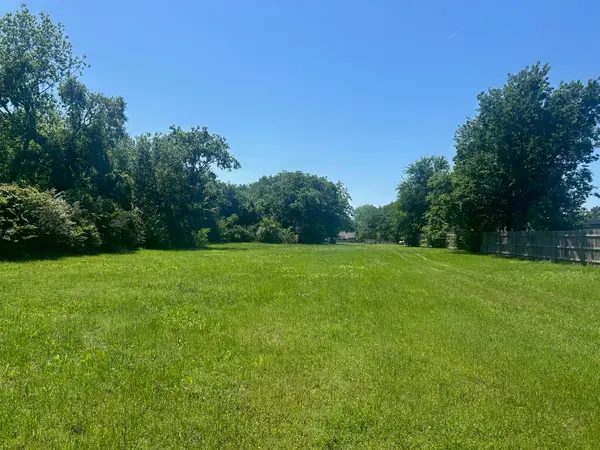 415 E Burks, Pilot Point, TX 76258
