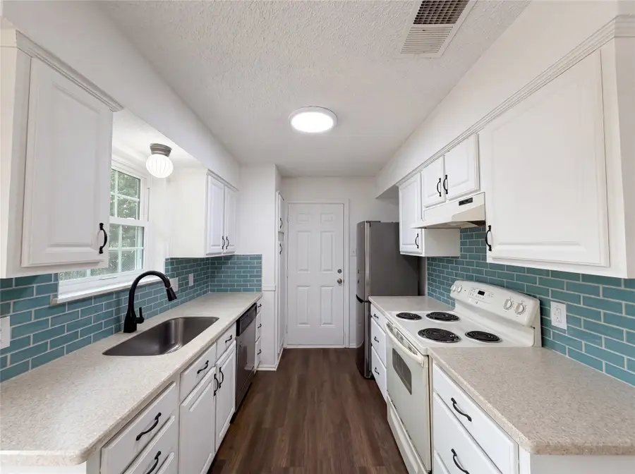 512 Lake Crest Parkway, Azle, TX 76020 - #2