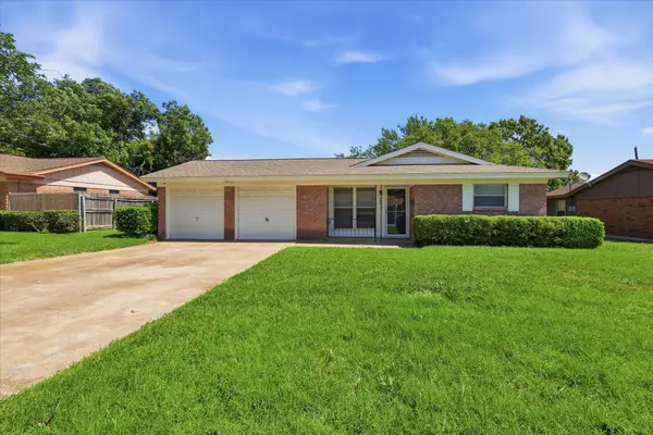 8804 Myra Street, White Settlement, TX 76108