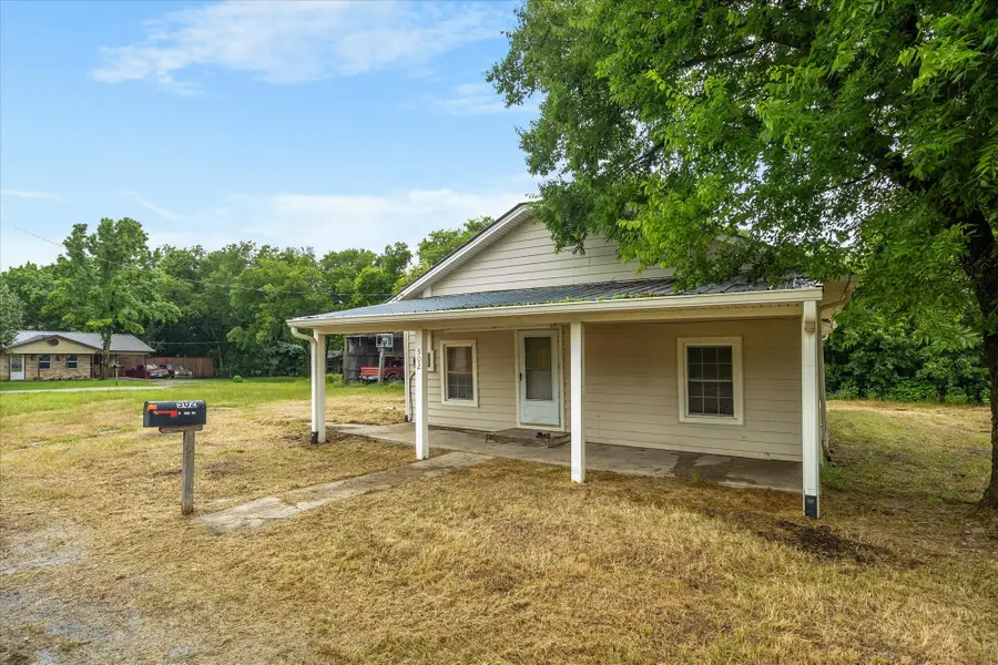 502 S Elm Street, Celeste, TX 75423 - #2