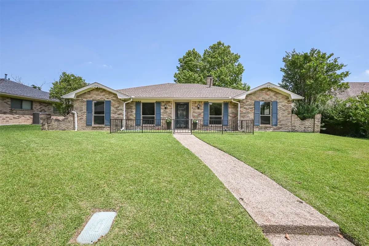 1913 Middle Glen Drive, Carrollton, TX 75007 - #1