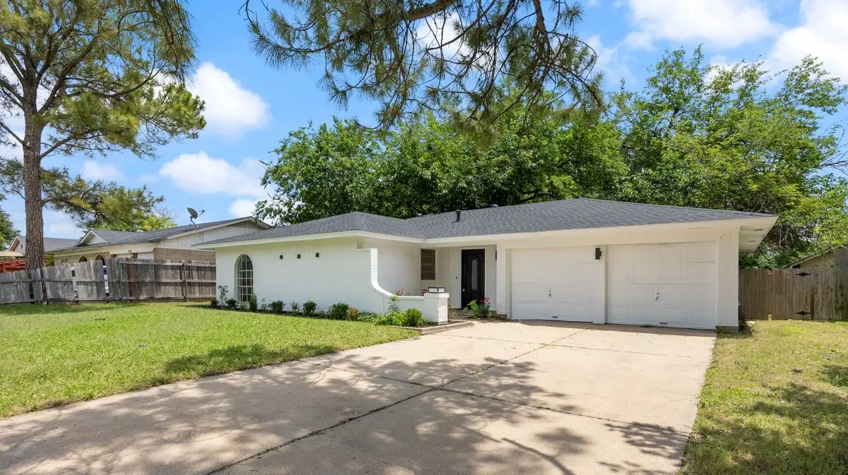 2102 E Timberview Lane, Arlington, TX 76014 - #1