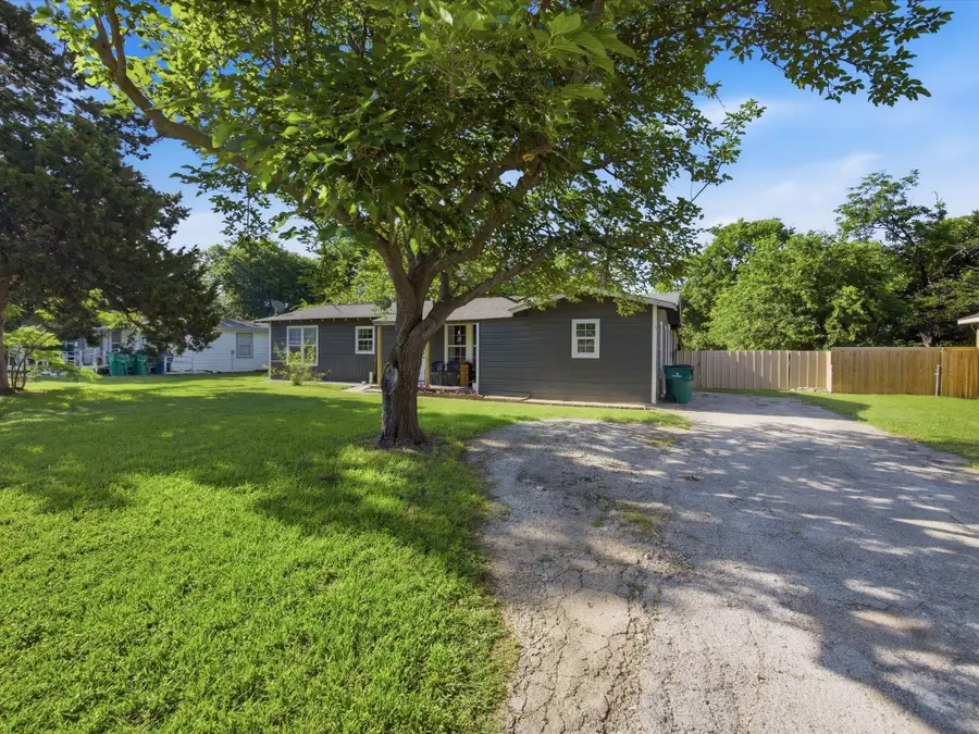 1512 Vine Street, Bridgeport, TX 76426 - #2