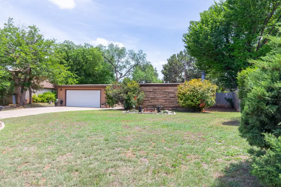 109 Circle Of Holly, Abilene, TX 79605 - #2