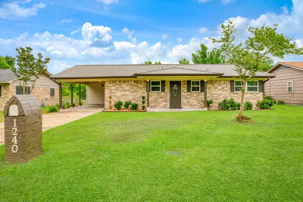 1240 NE 17th Street, Paris, TX 75460