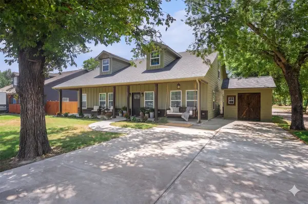 290 E Aurora Street, Rhome, TX 76078