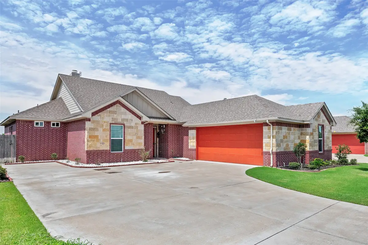 106 King Arthur Court, Glen Rose, TX 76043 - #1