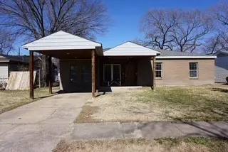 134 W Cober Drive, Grand Prairie, TX 75051