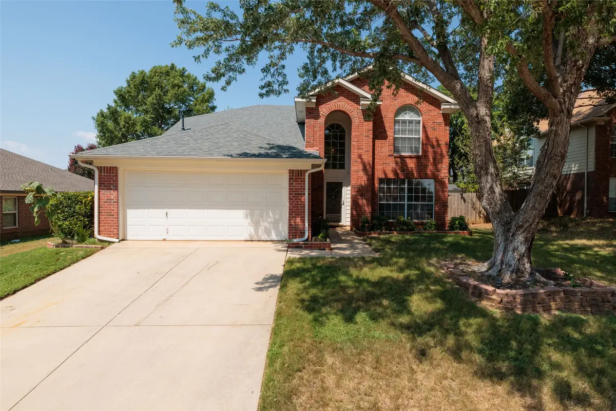 747 Cedar Leaf Circle, Lake Dallas, TX 75065 - #1
