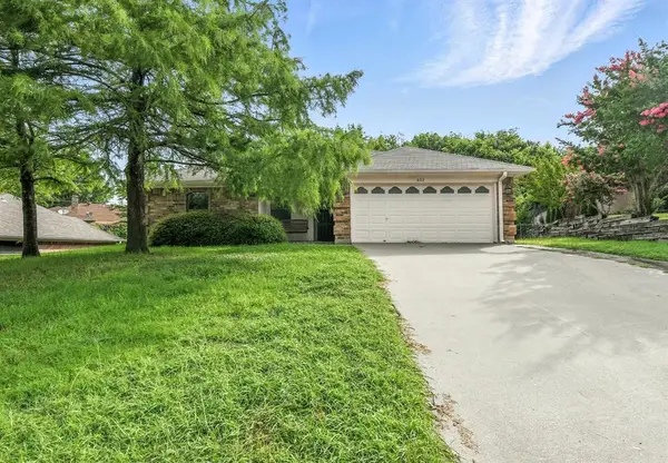 602 Valleyridge Court, Decatur, TX 76234