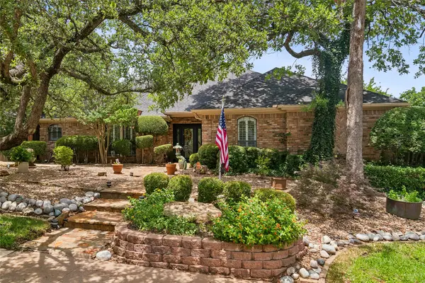 4008 Brookside Drive, Bedford, TX 76021