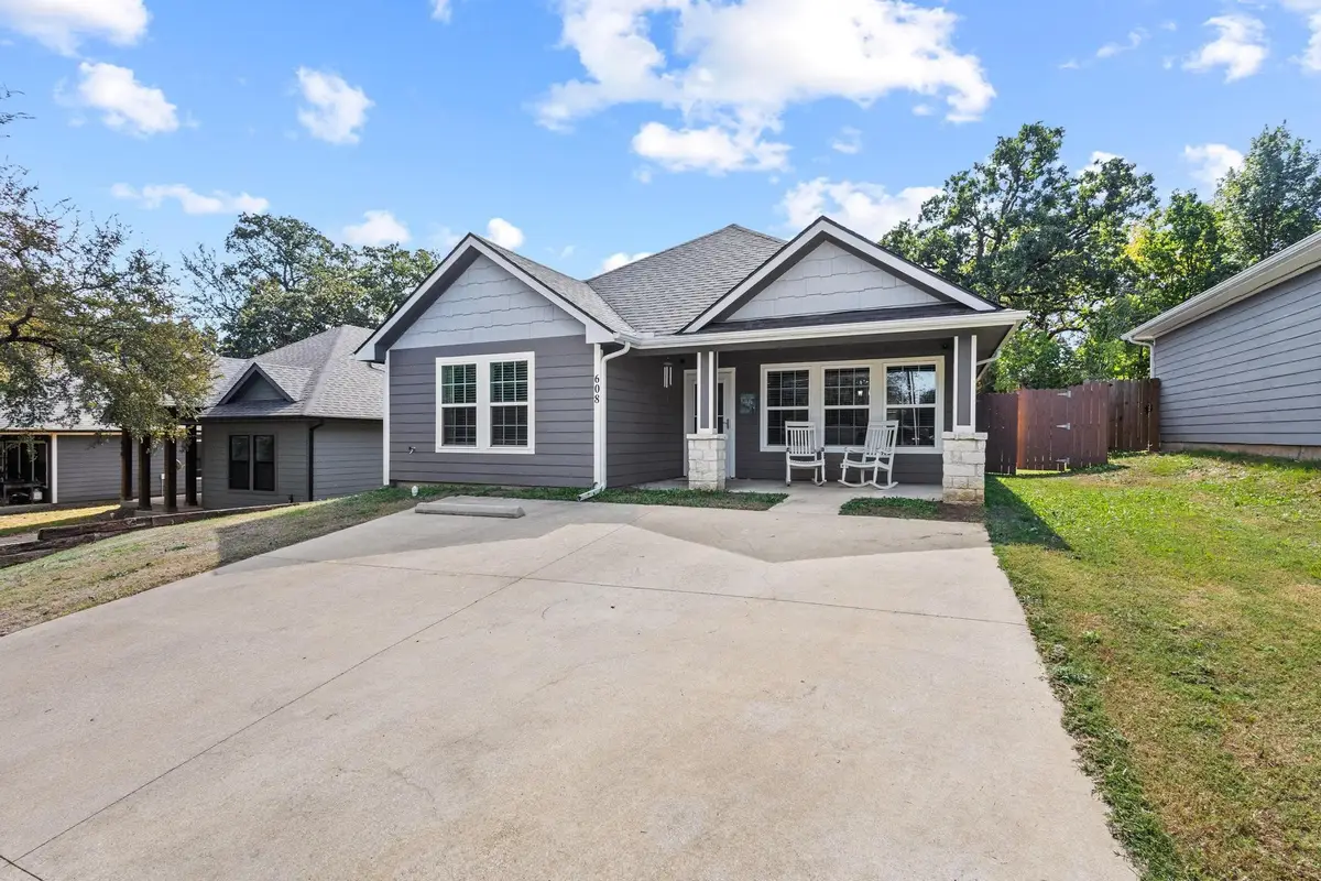 608 E Shepherd Street, Denison, TX 75021 - #1