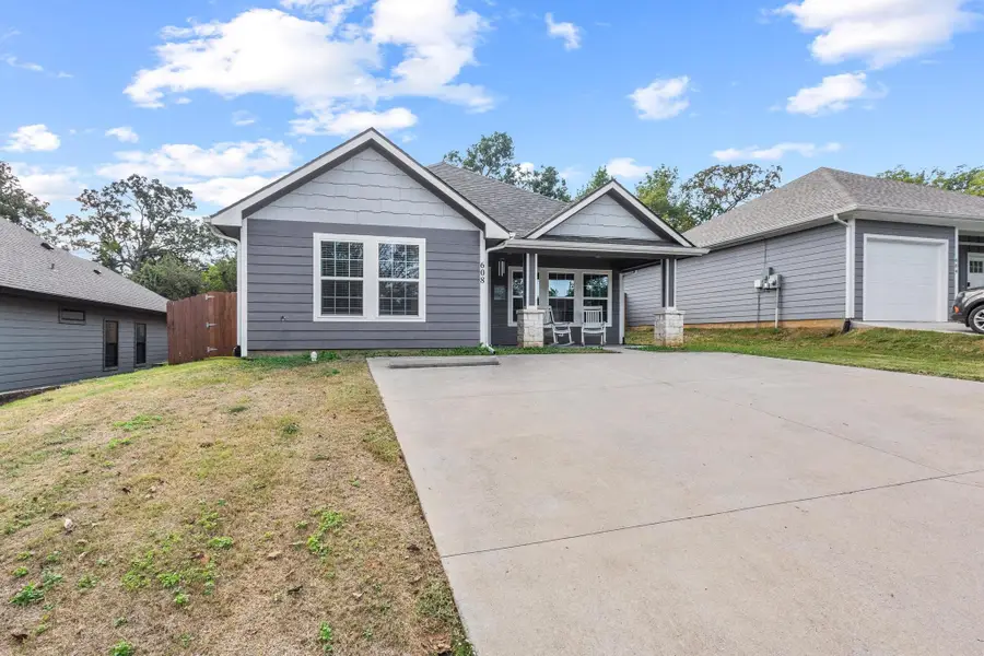 608 E Shepherd Street, Denison, TX 75021 - #2