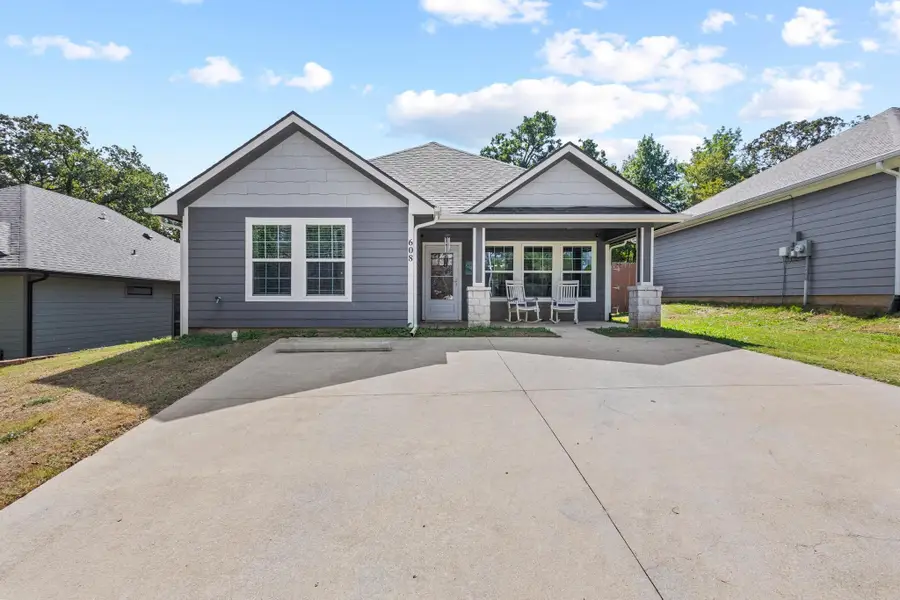 608 E Shepherd Street, Denison, TX 75021 - #3