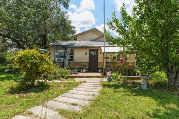 320 Beverly Road, Azle, TX 76020
