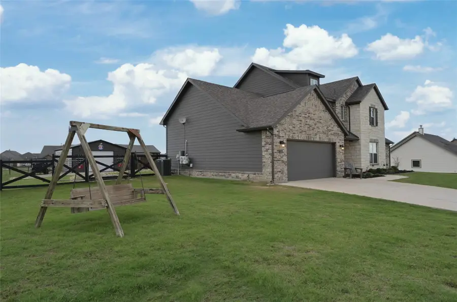 116 Spanish Moss Trail, Rhome, TX 76078 - #2