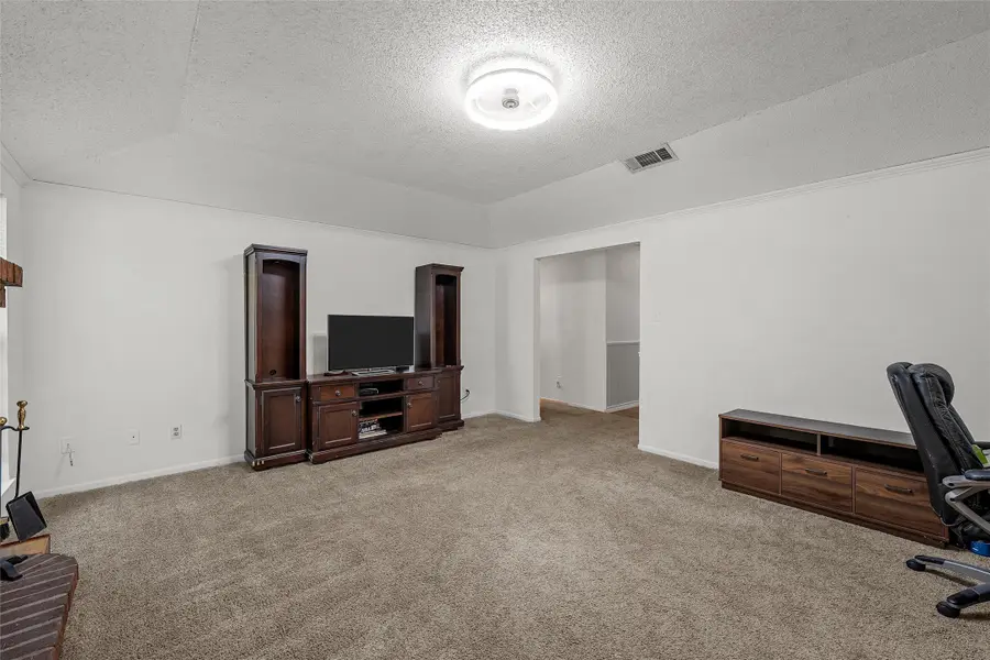 305 Elmwood Drive, Woodway, TX 76712 - #3