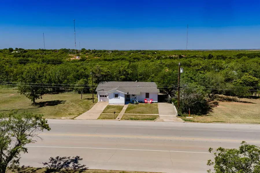 907 E Hamilton Street, Stamford, TX 79553 - #2
