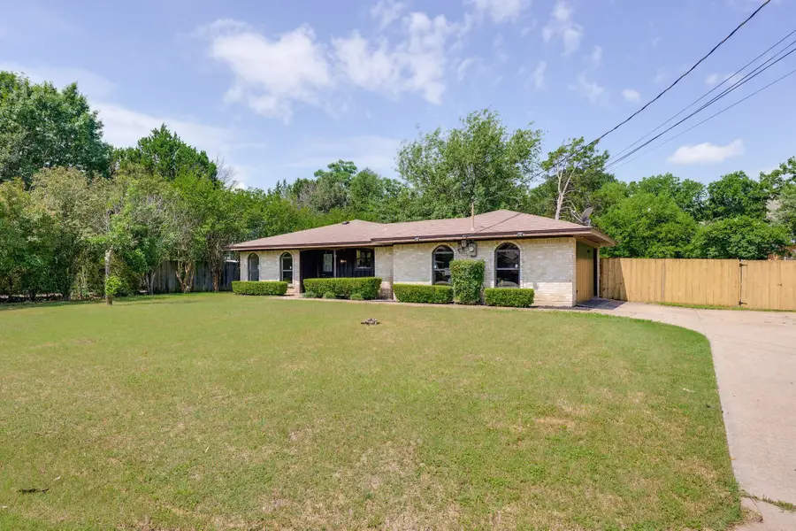 215 N Casa Grande Circle, Duncanville, TX 75116 - #2
