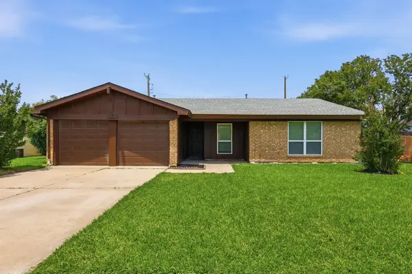 1909 Schumac Lane, Bedford, TX 76022