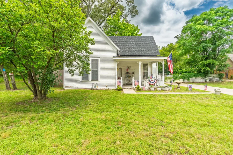 911 N Main Street, Winnsboro, TX 75494 - #2