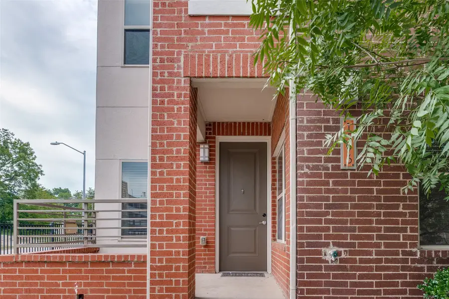 1596 Fiji Street, Dallas, TX 75203 - #3