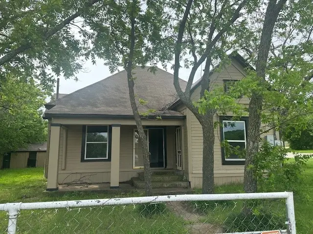 515 15th Street Sw, Mineral Wells, TX 76067 - #1