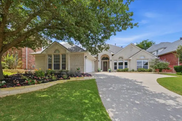 6304 Southern Hills Drive, Fort Worth, TX 76132