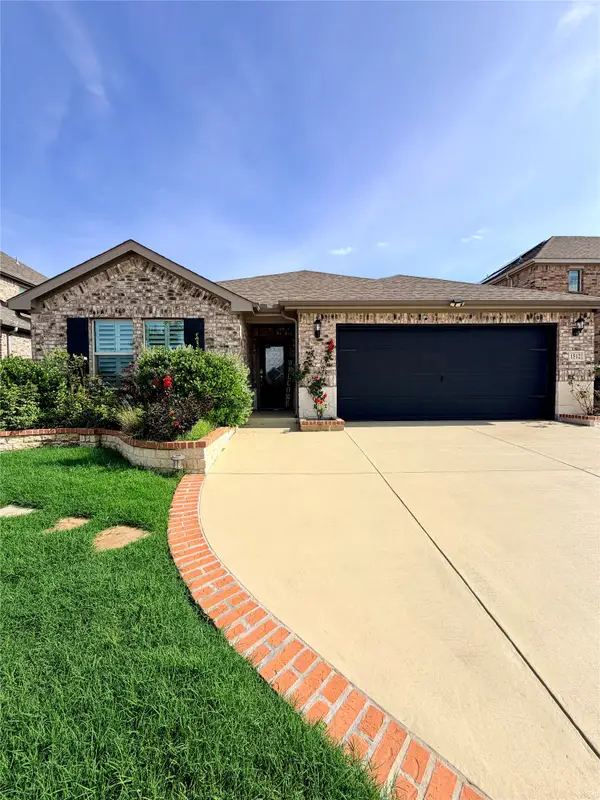 1512 Berry Ridge Trail, Aubrey, TX 76227