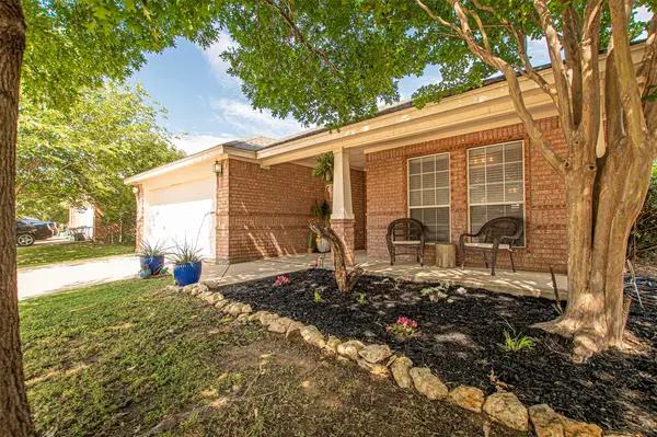 600 Fossil Wood Drive, Saginaw, TX 76179