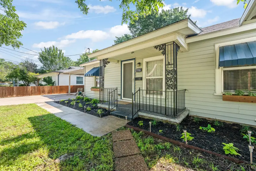 602 Harrisdale Avenue, River Oaks, TX 76114 - #2