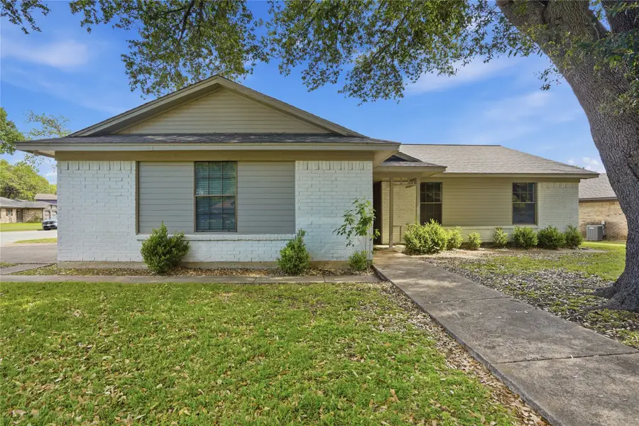 1701 Tobie Layne Street, Benbrook, TX 76126 - #3