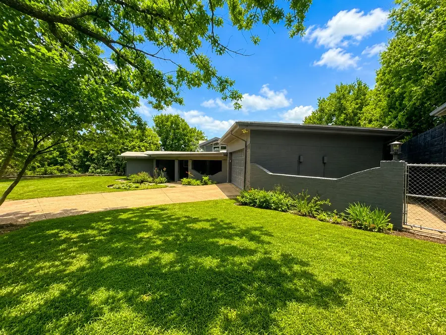 705 10th Street, Mineral Wells, TX 76067 - #3