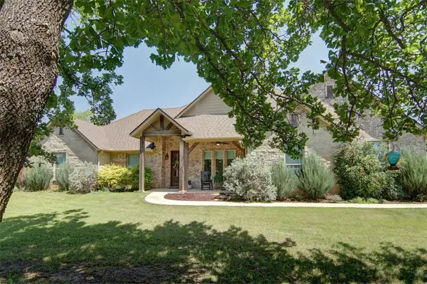 206 Oak Tree Court, Poolville, TX 76487
