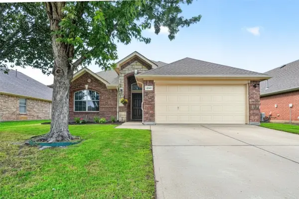 1347 Lake Forest Drive, Grand Prairie, TX 75052