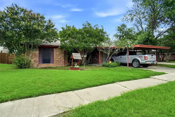540 Clover Drive, Saginaw, TX 76179