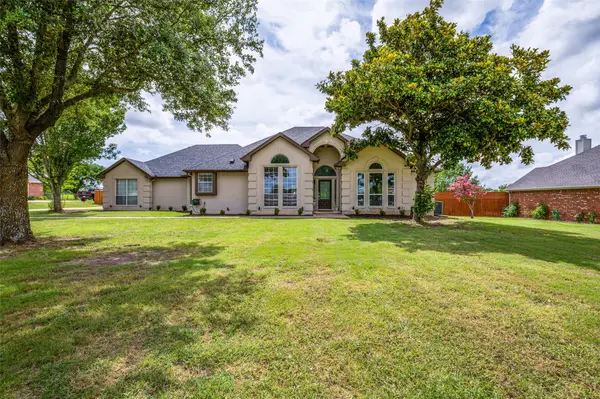 1320 E Highland Road, Waxahachie, TX 75167
