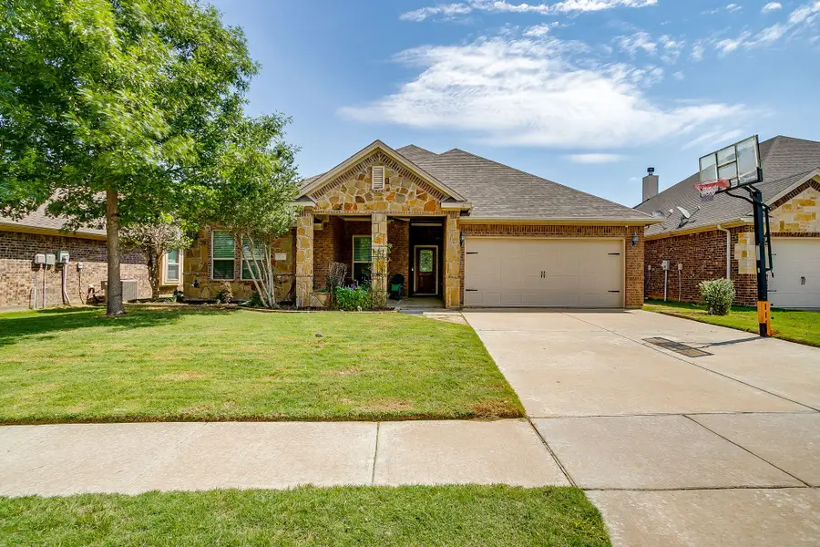 316 Madison Street, Burleson, TX 76028 - #2