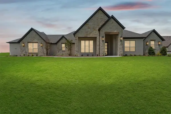 241 Martin Drive, Granbury, TX 76049