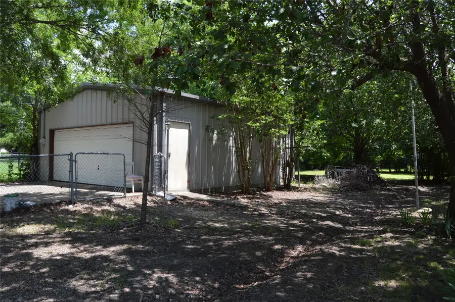 3915 Wellington Street, Greenville, TX 75401 - #2